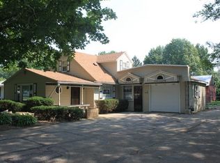 1402 Howard St, Sterling, IL 61081