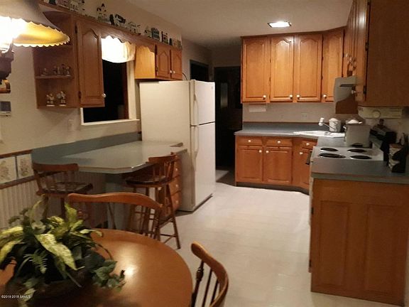 5th image of 36 Uncas St