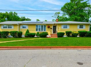 141 Pine Island Ter, Keyport, NJ 07735