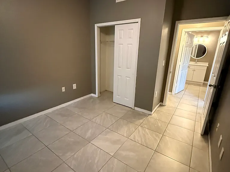 2000 Erving Cir #GROUND FLOOR — Photo 9