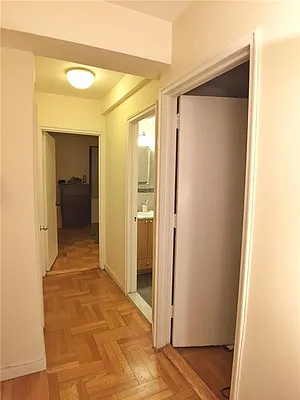 Rented by Century 21 Metropolitan | media 18