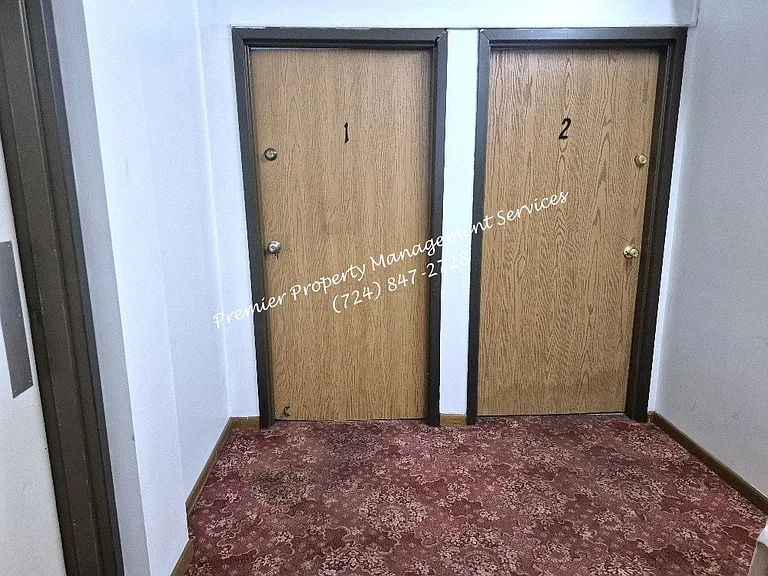 518 W Cunningham St #1 — Photo 4