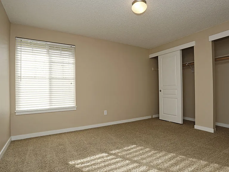 Commons at Hawthorn Village Apartments — Photo 23