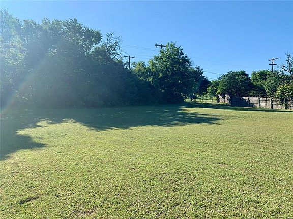 4th image of 1603 Elaine St Lot 8