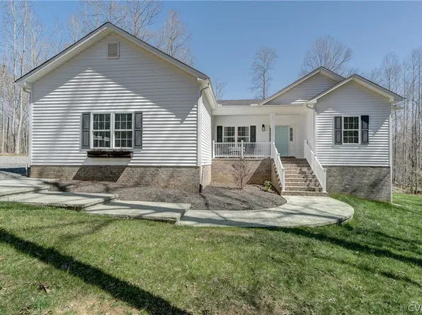 10021 Misty Oaks Ln, Amelia Court House, VA 23002