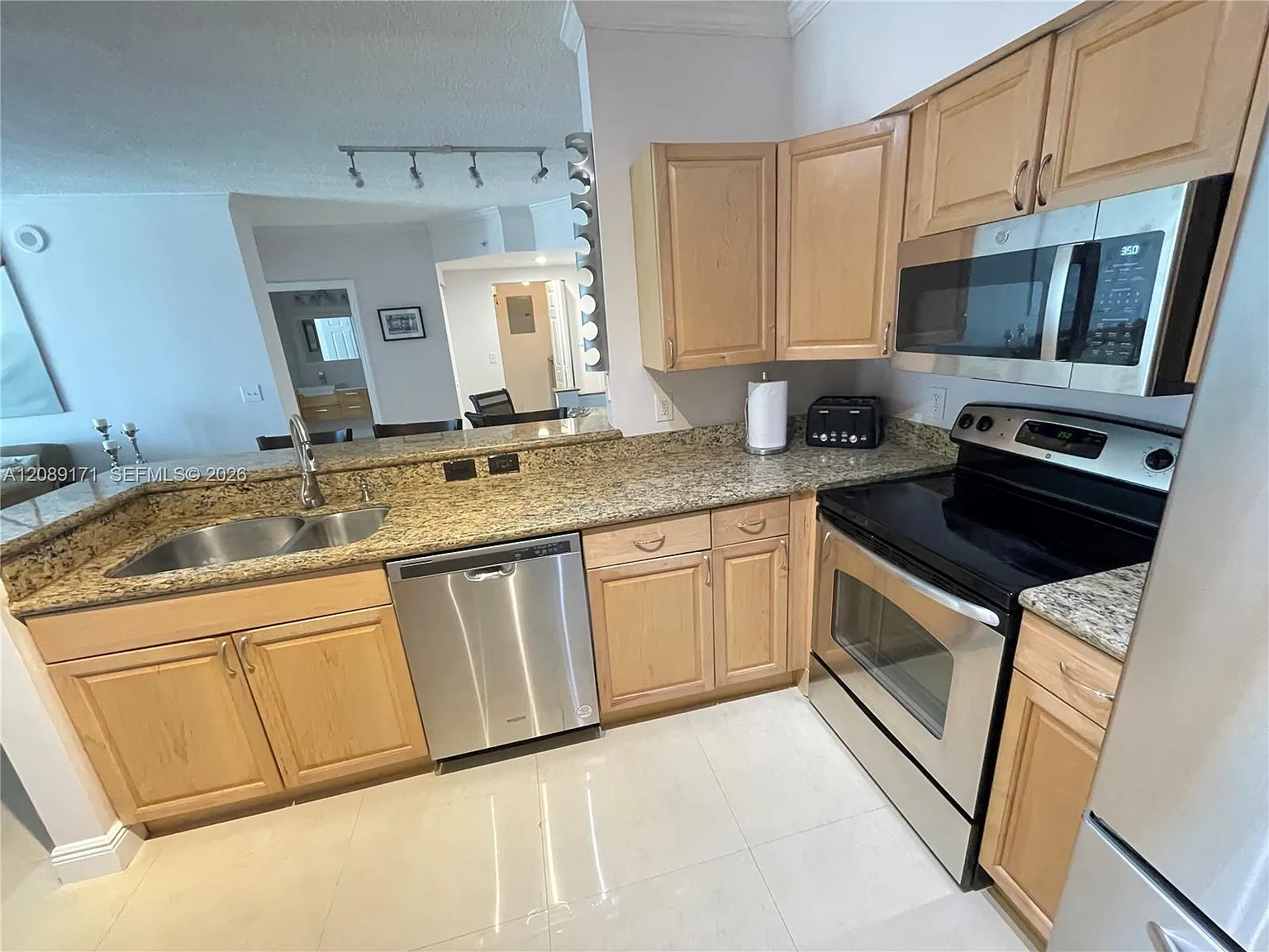 Porto Bellagio Condo — Photo 4
