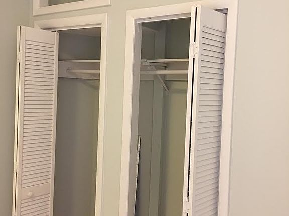 Even more closet space (second bedroom)