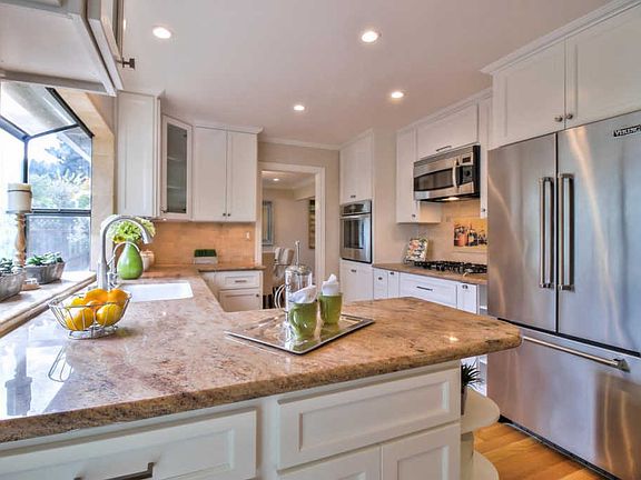3rd image of 10896 Linda Vista Dr