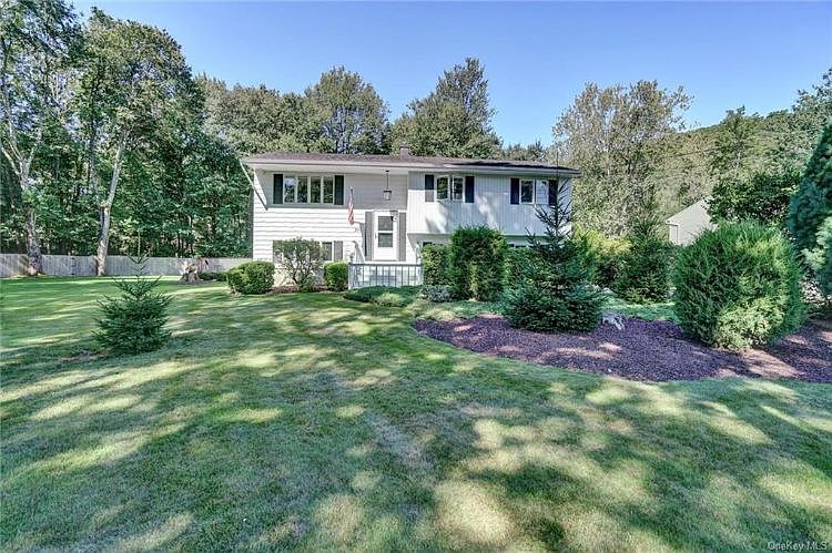 1st image of 315 Lake Shore Dr