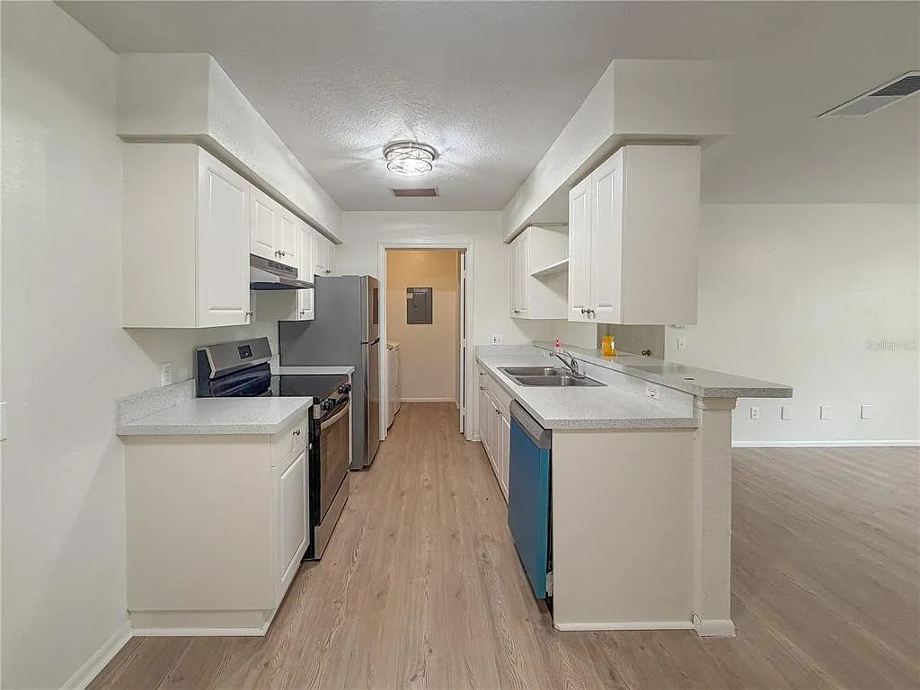 2 bed, 2.0 bath, 1029 sqft, $1,500 — Photo 3