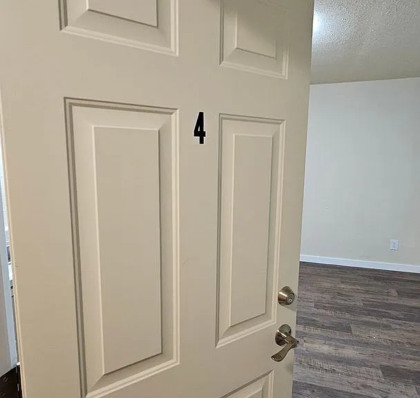 400 Railroad Ave — Photo 13