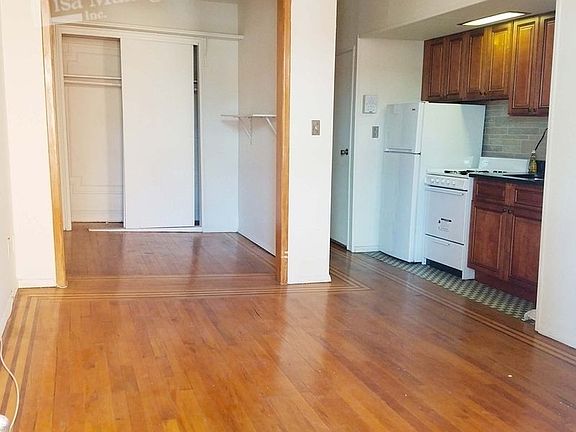 2nd image of 243 E 59th St APT 5C