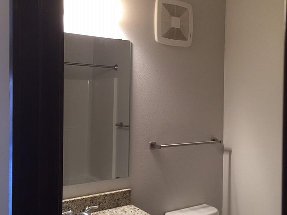 4th image of 425 W Washington Ave APT 408