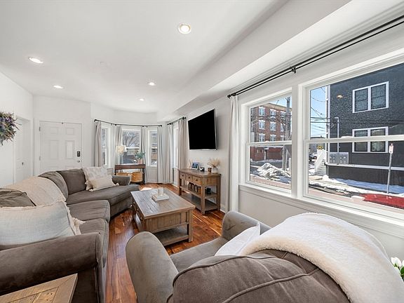 4th image of 10 Ford St