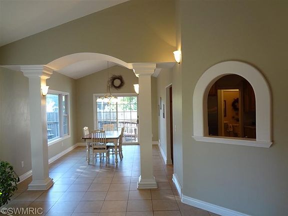 5th image of 3516 Whispering Woods Dr