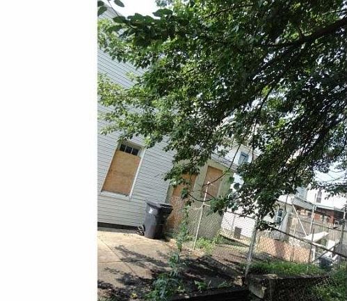 3rd image of 1239 Lobdell St