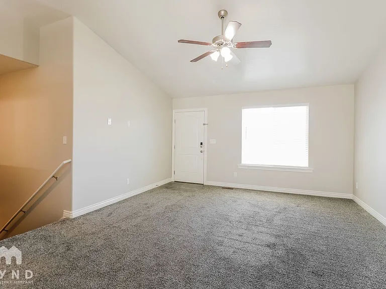 2251 E Maple Dr — Photo 3