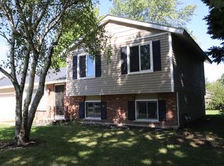 5212 Abbey Dr, McHenry, IL 60050