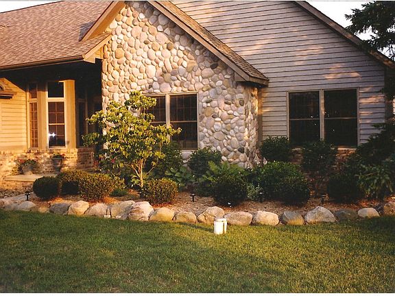 4th image of 2990 Walnut Hills Dr