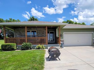 19810 Fairview Rd, Gretna, NE 68028