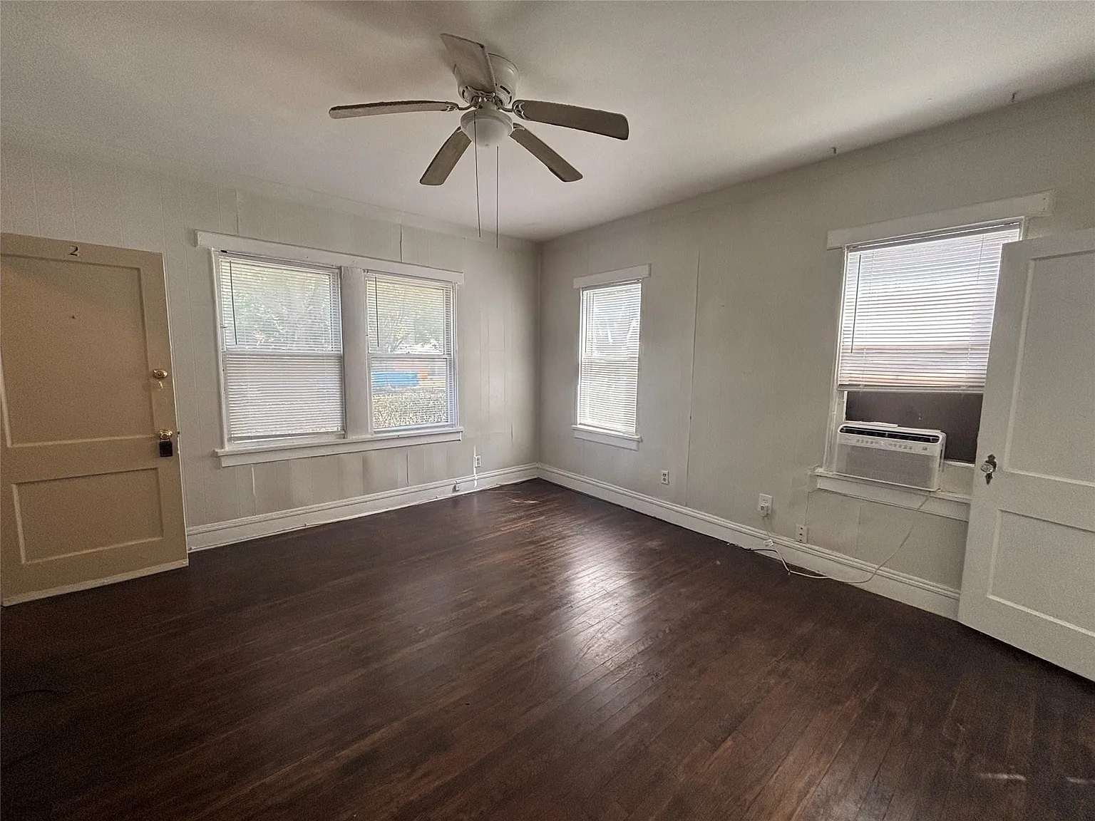 1 bed, 1.0 bath, 558 sqft, $985 — Photo 3