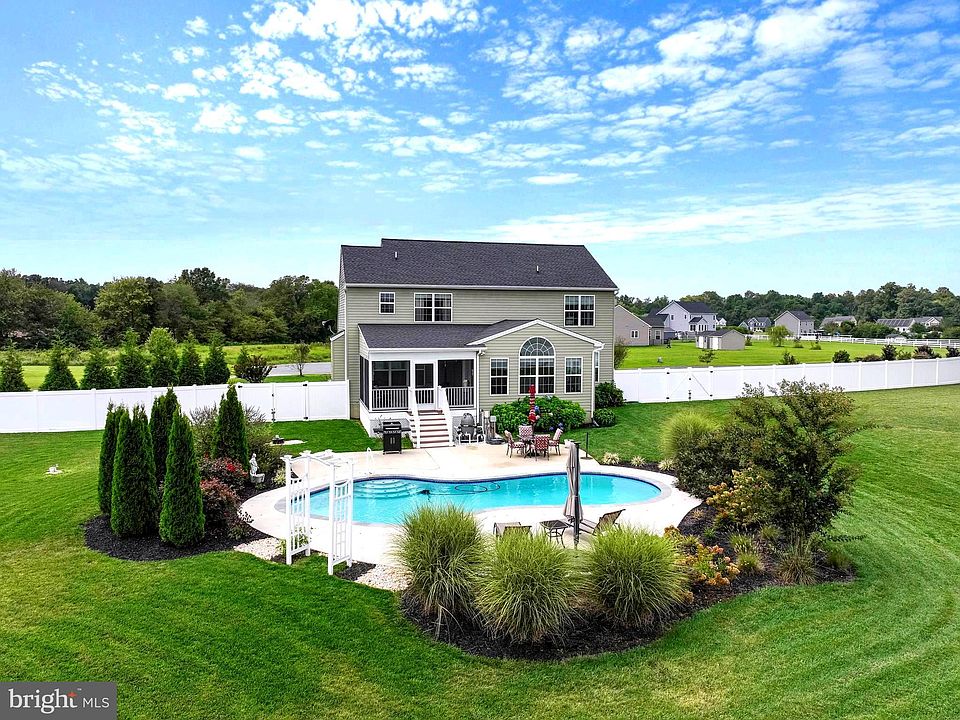 1st image of 141 Independence Ct