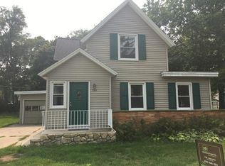 564 S Shore Dr, Holland, MI