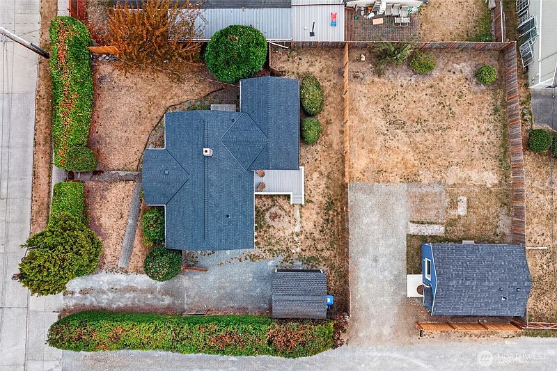 2nd image of 2907 2909 SW Cloverdale Street