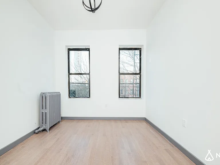 2553 Church Ave #2F — Photo 9