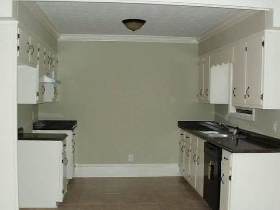 2nd image of 275 Kingsport Dr