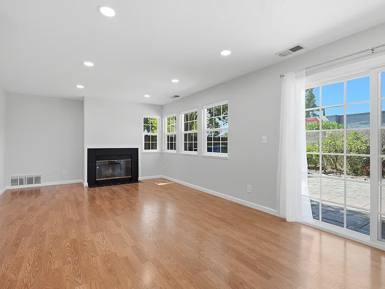 1517 David Ln — Photo 12