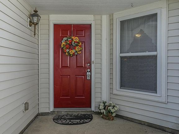 3rd image of 3306 Brandenburg Blvd