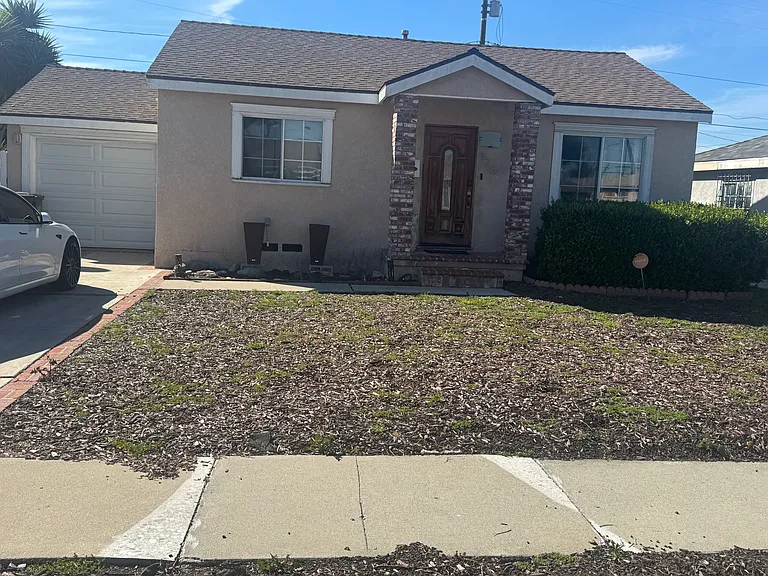 925 S Harlan Ave — Photo 1