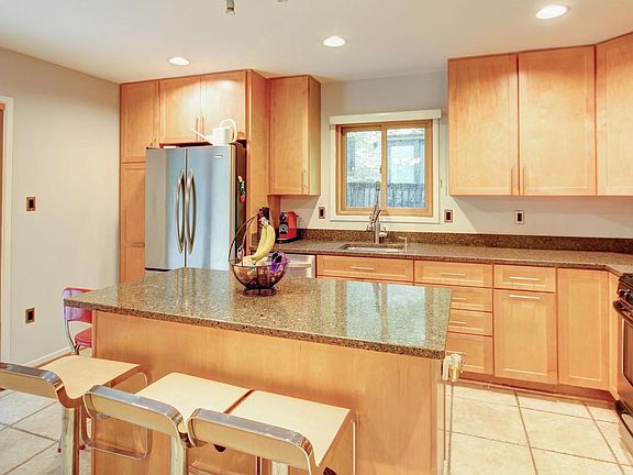 3rd image of 8604 Carlynn Dr