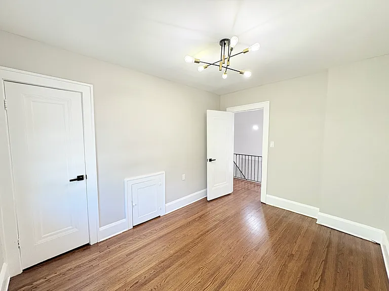901 Woodsdale Ave — Photo 18
