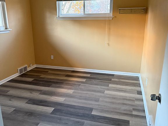 5th image of 28014 Green Willow St