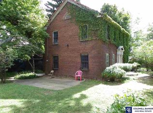 1621 S 35th St, Omaha, NE 68105