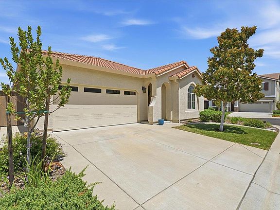 3rd image of 4412 Bonneville Cir