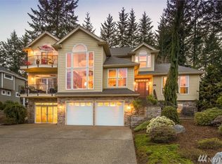200 E Rainier Ct, Allyn, WA 98524