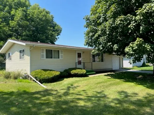 847 Maple Ct, Story City, IA 50248