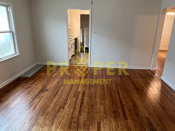 4th image of 3705 Riverside Dr