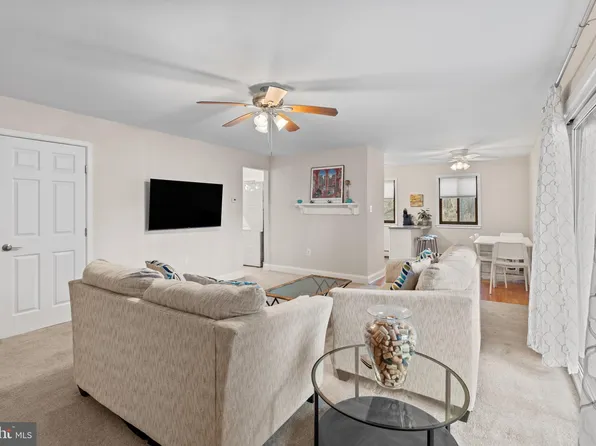 1 Lawrence Rd #J, Broomall, PA 19008