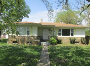 1813 Market St, Madison, IL 62060