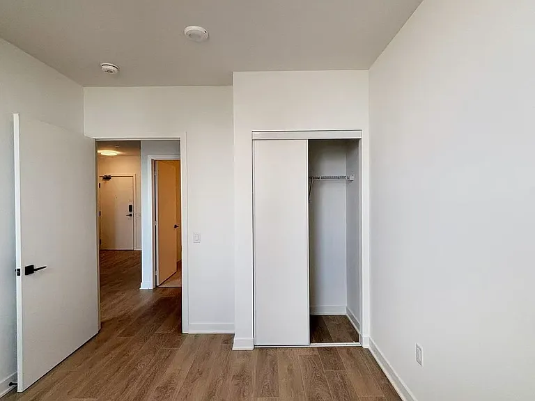 1185 Dupont St #807 — Photo 10
