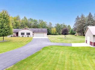 W3081 Hofa Park Rd, Pulaski, WI 54162