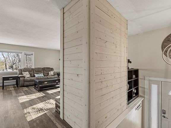 5th image of 15 Wendy Way