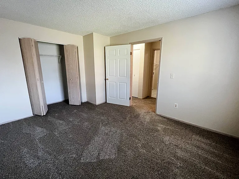 Eagle Crest Apartments — Photo 61