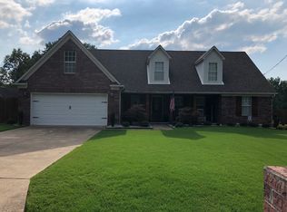 242 Ridgeway Ln, Millington, TN 38053