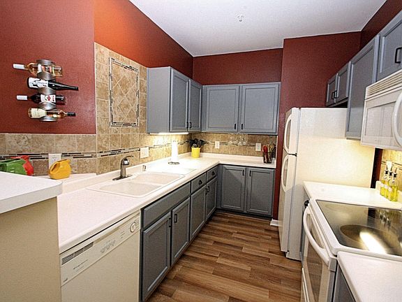 4th image of N113W16241 Sylvan Cir Unit 102