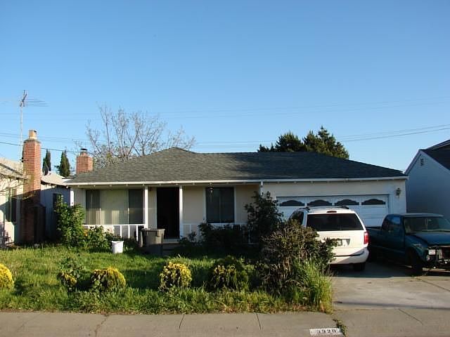 1st image of 3320 Holly Dr